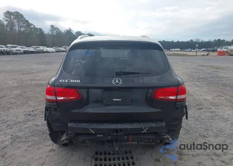 2016 Mercedes-Benz Glc 300 z USA, uszkodzony, nr VIN WDC0G4JB1GF053522